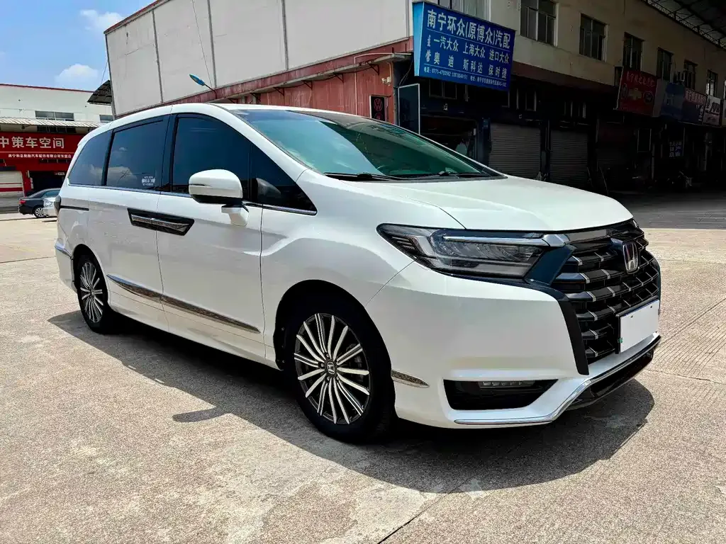 Honda Elysion 2023 из CN, фото 5