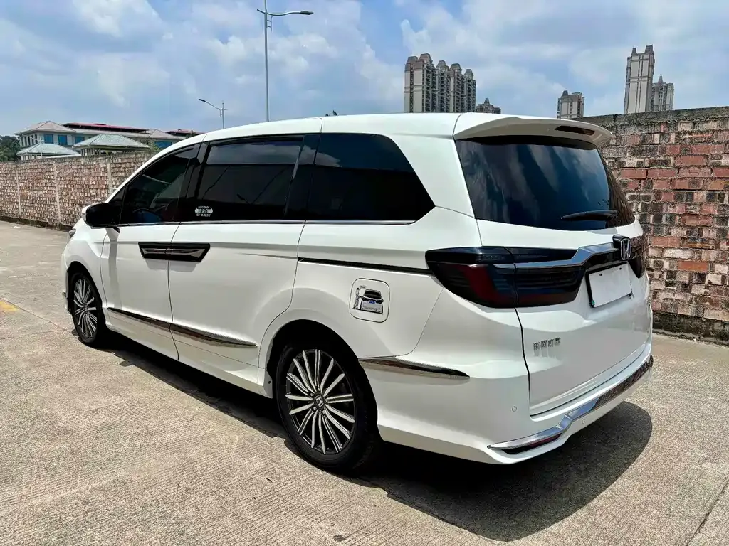 Honda Elysion 2023 из CN, фото 7