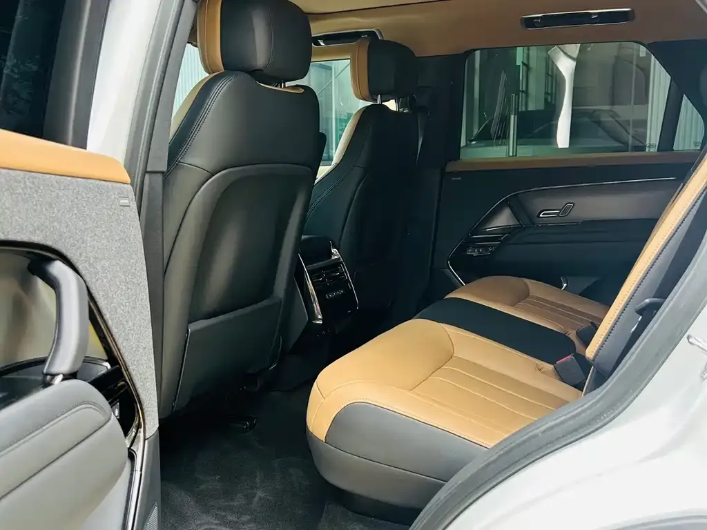 Land Rover Sport 2023 из CN, фото 3