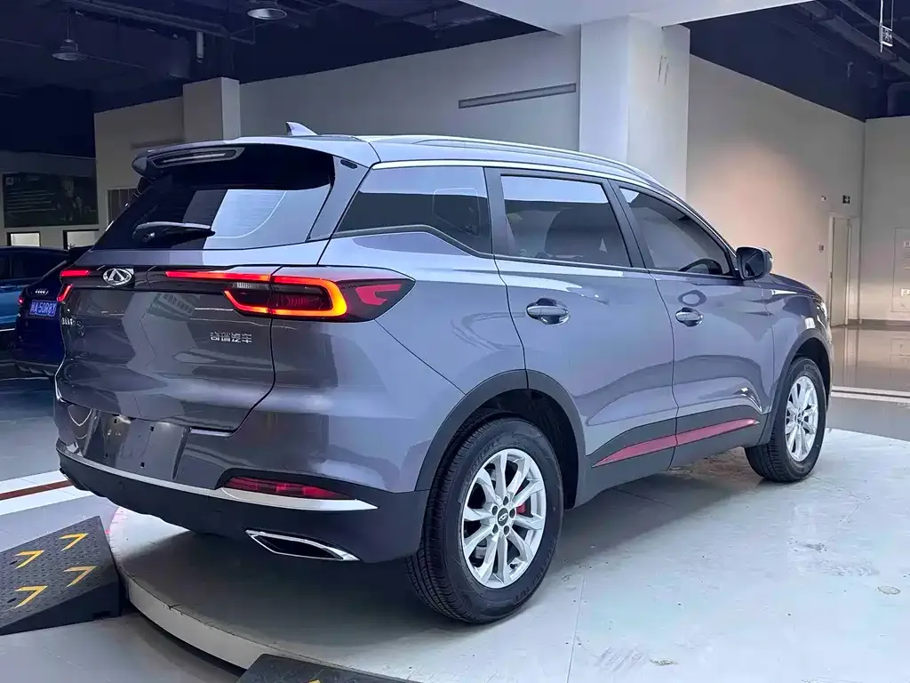 Chery Tiggo 7 — фото 8