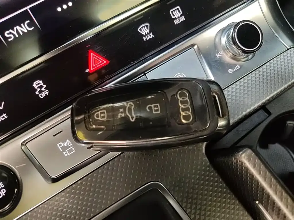 Audi A6L New Energy 2023 из CN, фото 2