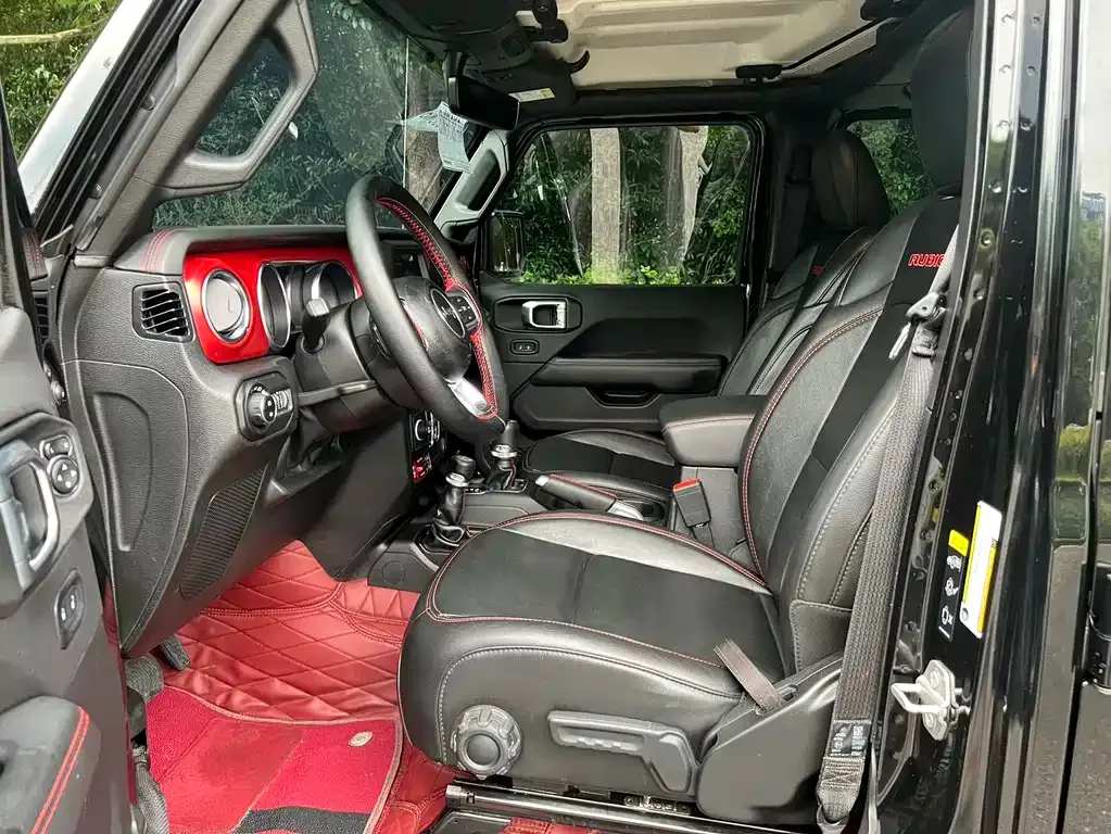 Jeep Wrangler — фото 10