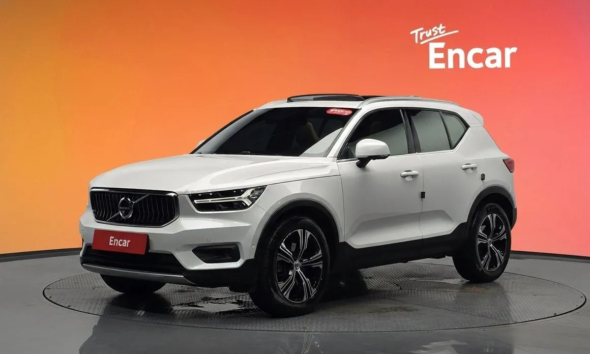 Volvo XC40 — фото 1