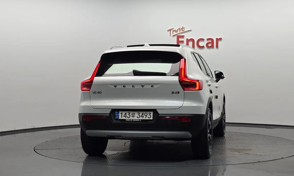 Volvo XC40 — фото 4