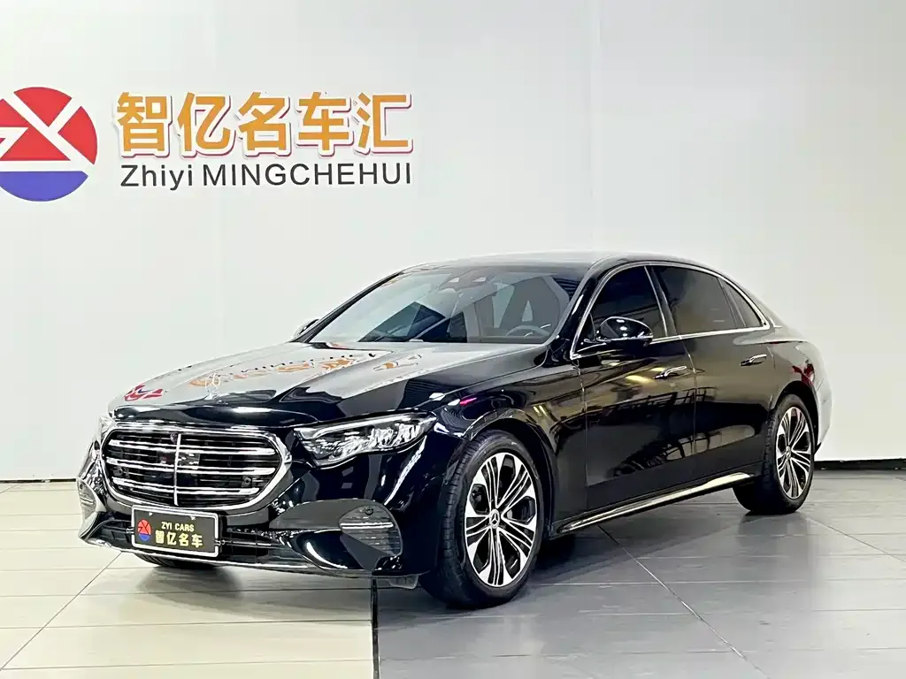 Mercedes-Benz E-Class — фото 1