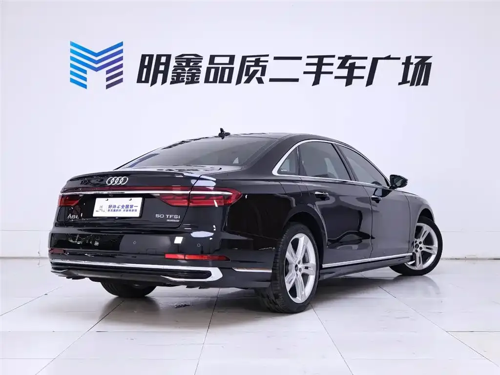 Audi A8 — фото 8