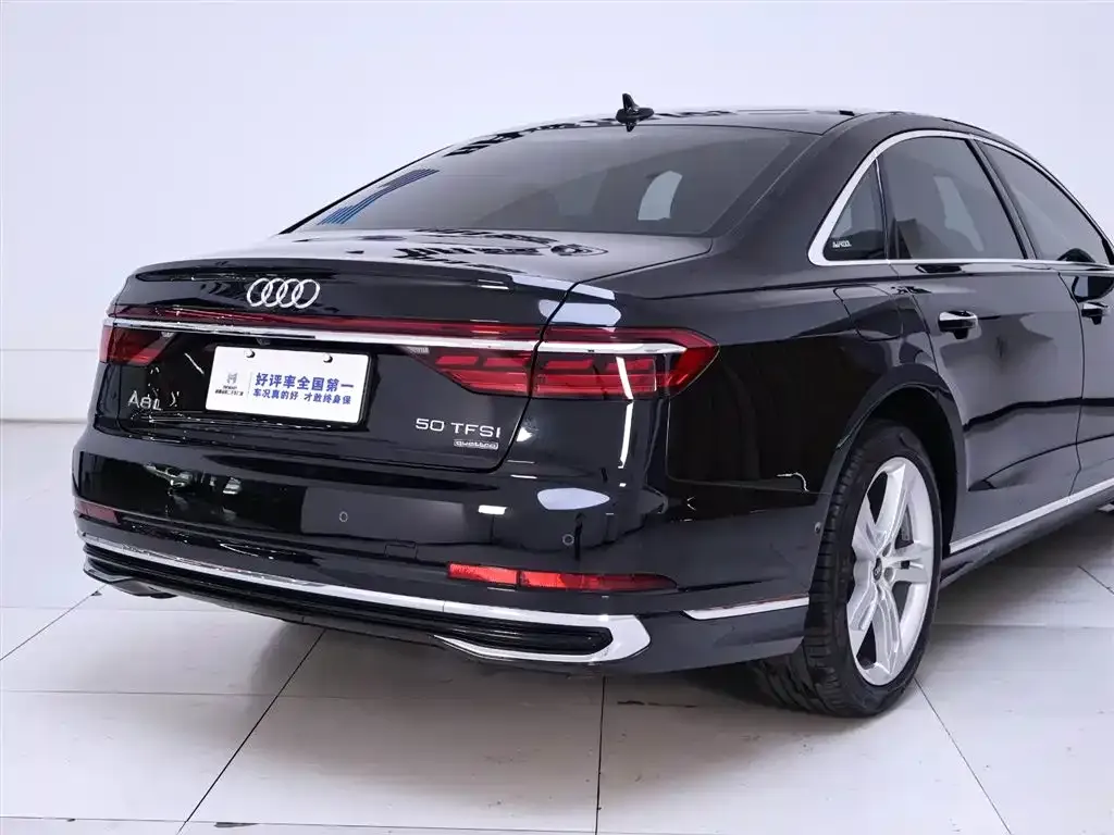 Audi A8 — фото 4