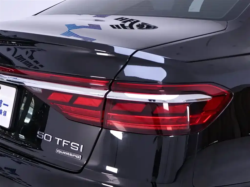 Audi A8 — фото 2