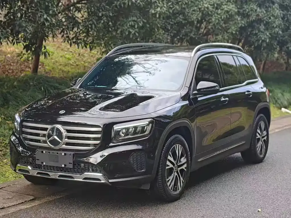 Mercedes-Benz GLB — фото 1