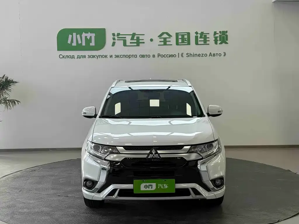 Mitsubishi Outlander — фото 5