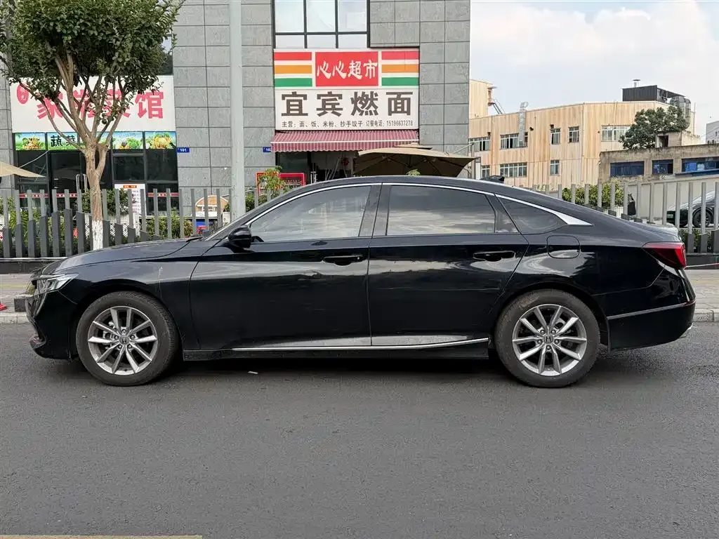 Honda Accord — фото 3