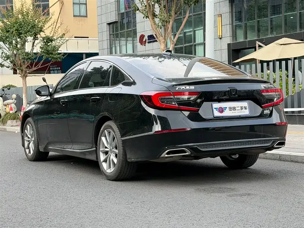 Honda Accord — фото 10