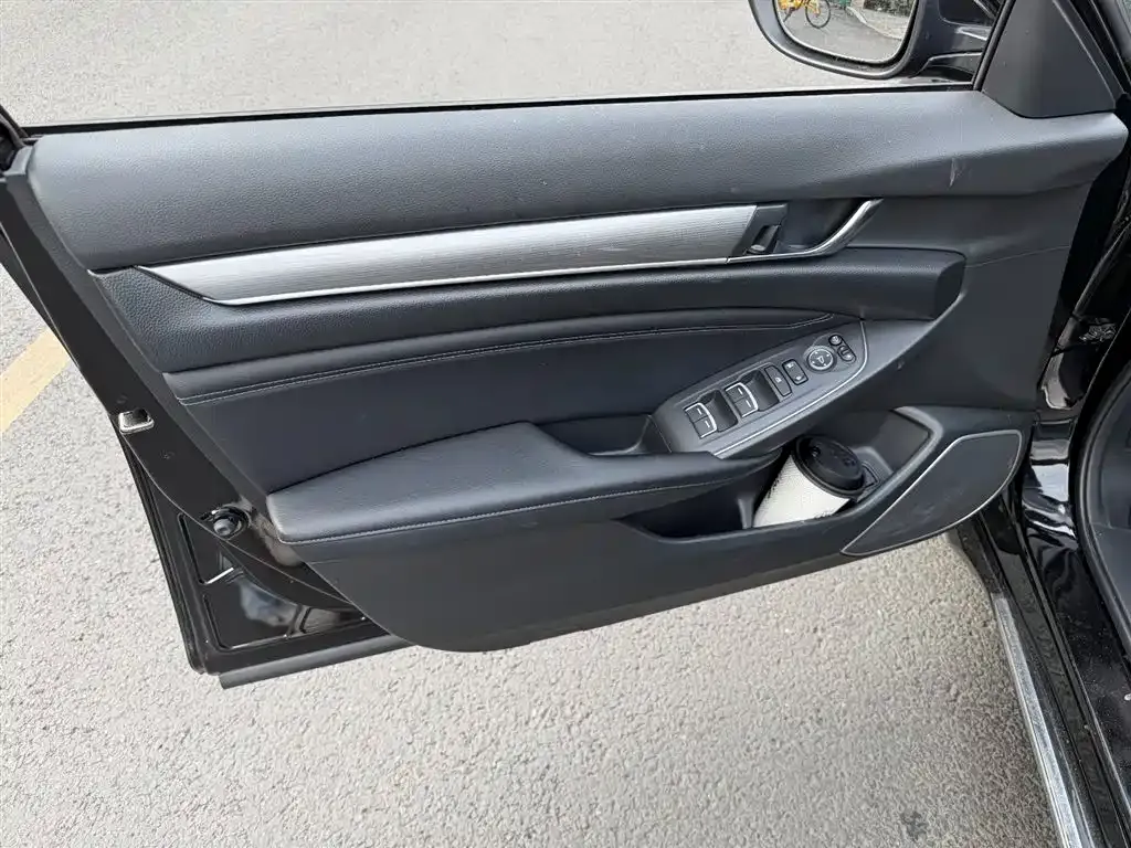 Honda Accord — фото 4