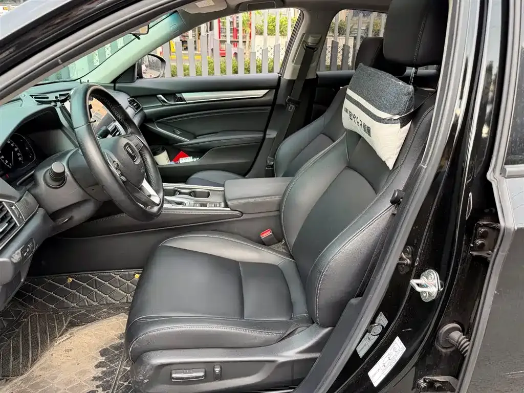 Honda Accord — фото 6