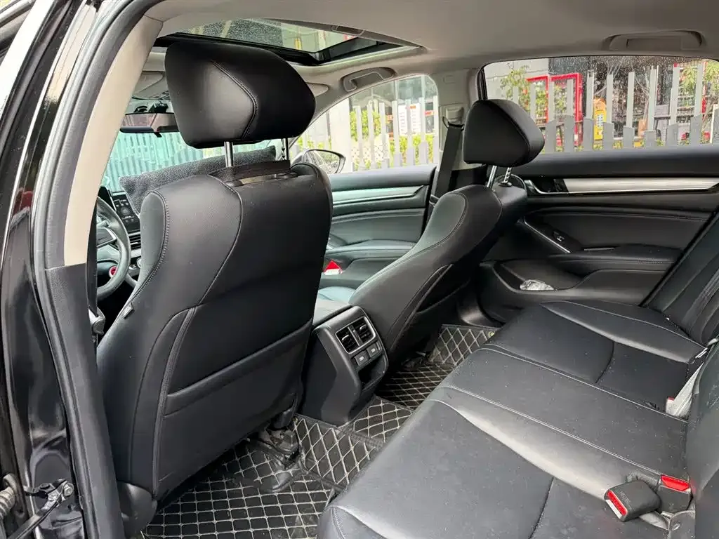 Honda Accord — фото 5