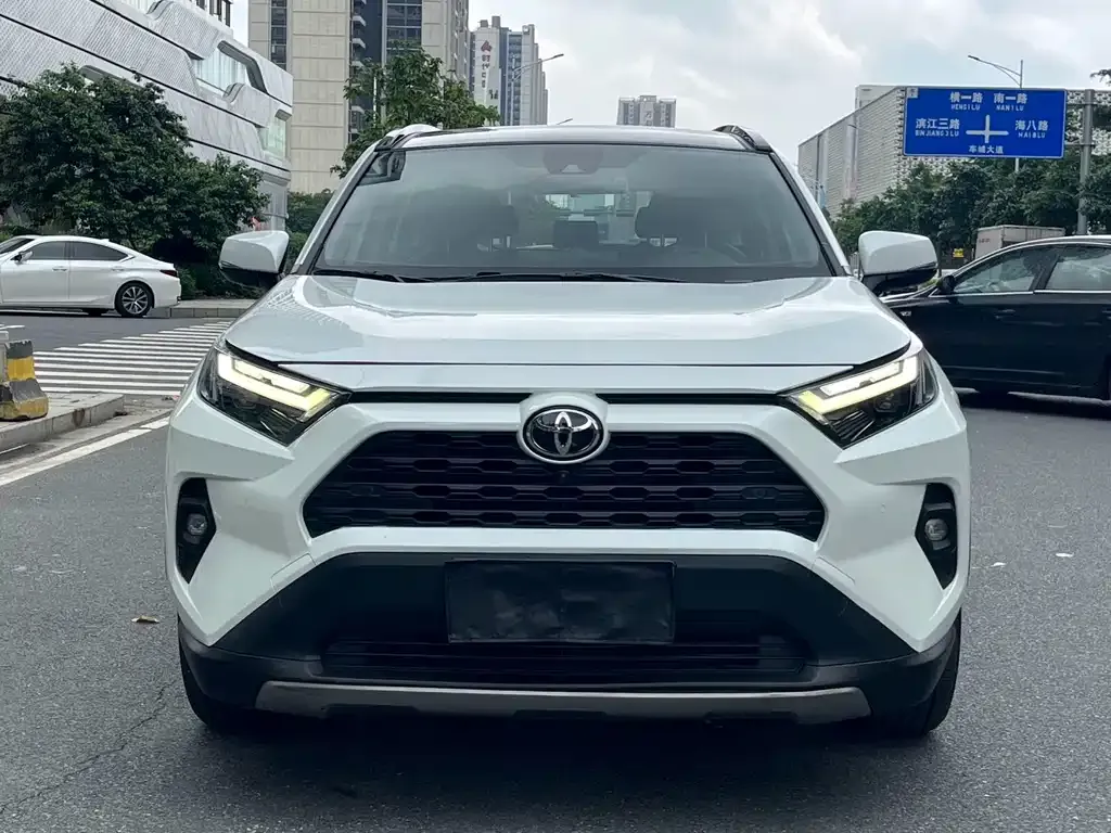 Toyota RAV4 — фото 2