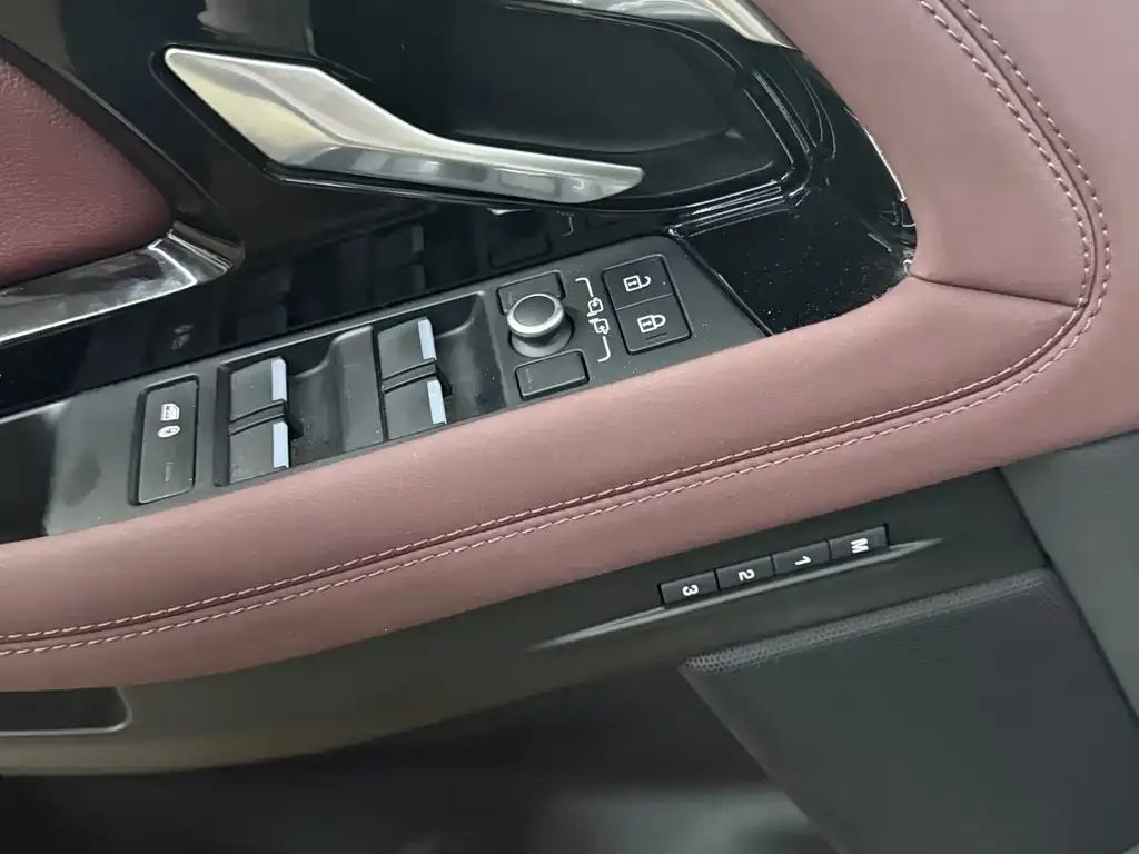 Land Rover Evoque 2023 из CN, фото 3