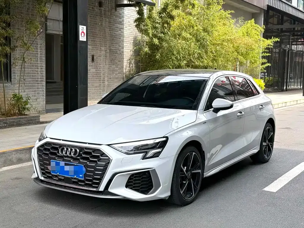 Audi A3 — фото 1