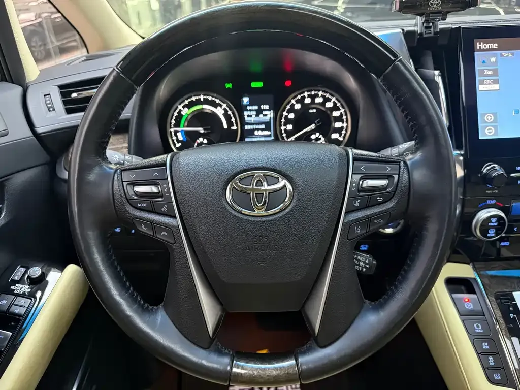 Toyota Vellfire — фото 4
