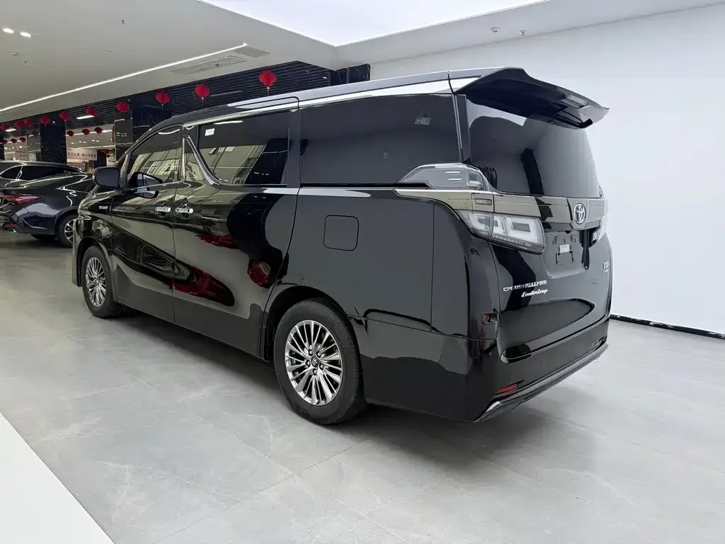 Toyota Vellfire — фото 6