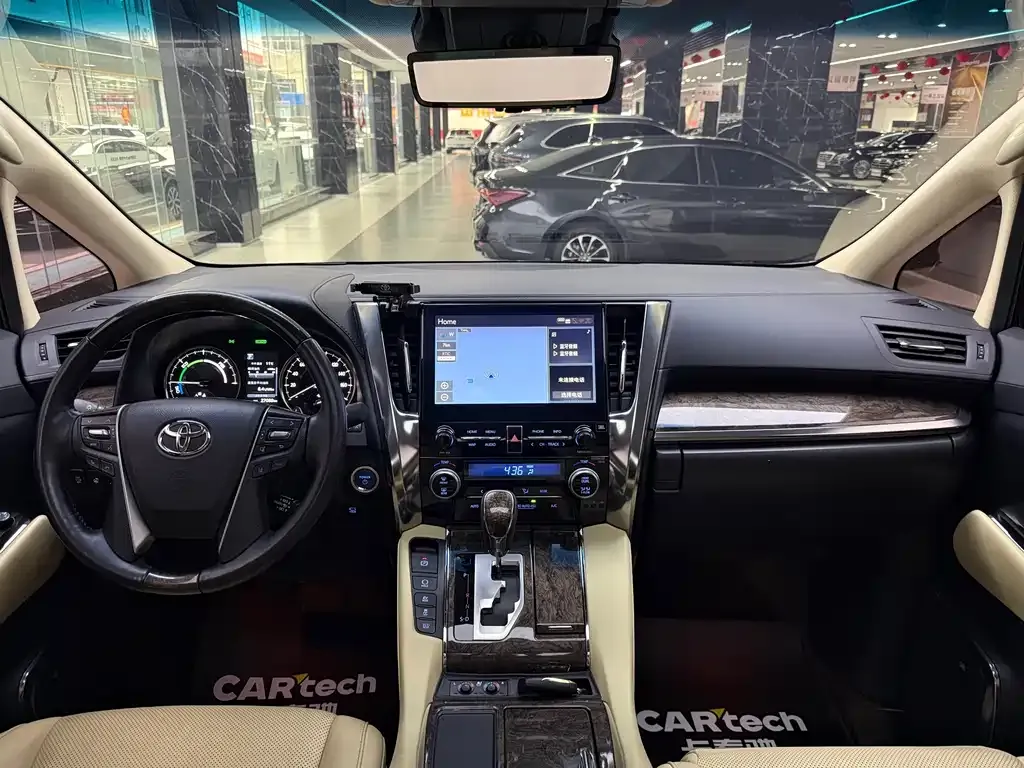 Toyota Vellfire — фото 5