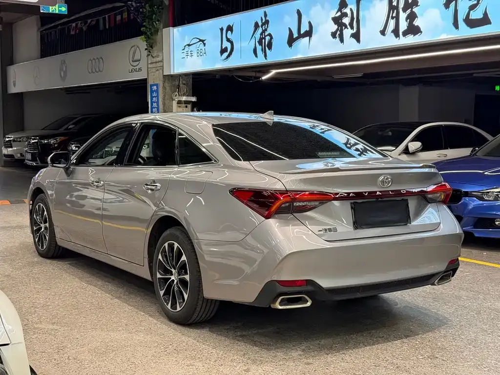 Toyota Avalon — фото 10