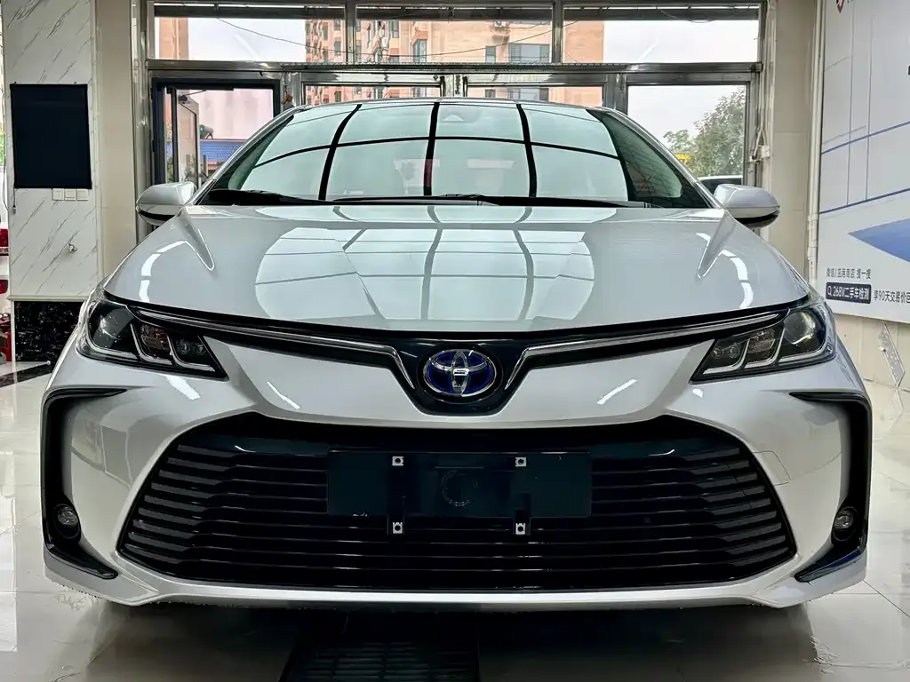 Toyota Corolla — фото 6