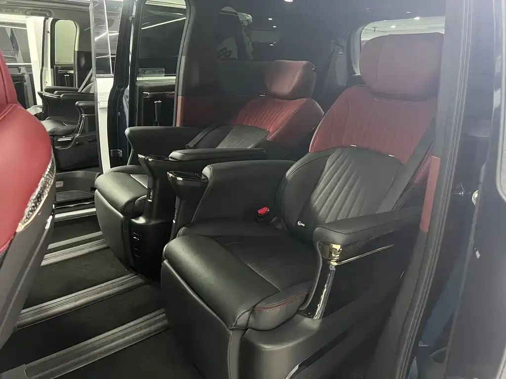 GAC Motor Trumpchi M8 — фото 9