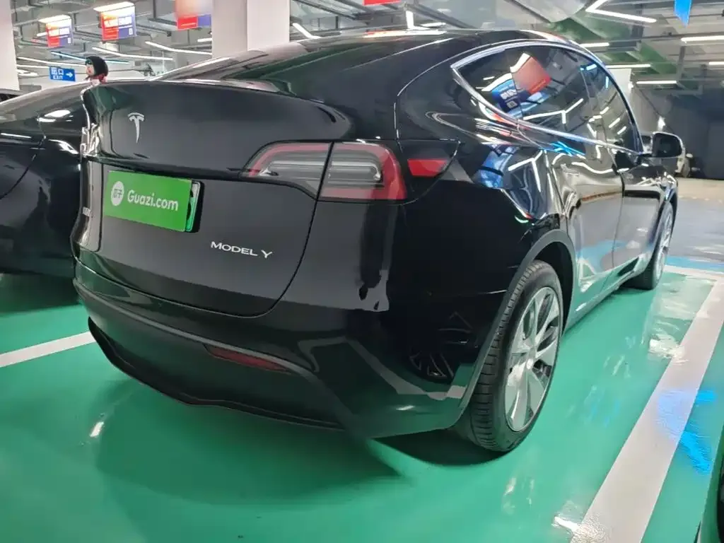 Tesla Model Y — фото 7