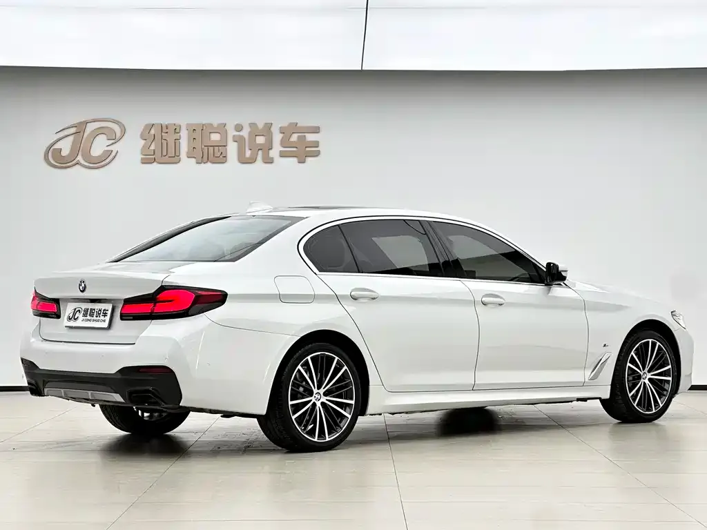 BMW 5 Series — фото 5