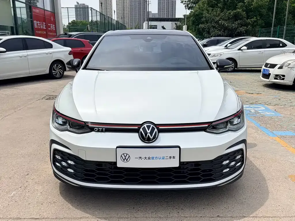 Volkswagen Golf GTI — фото 5