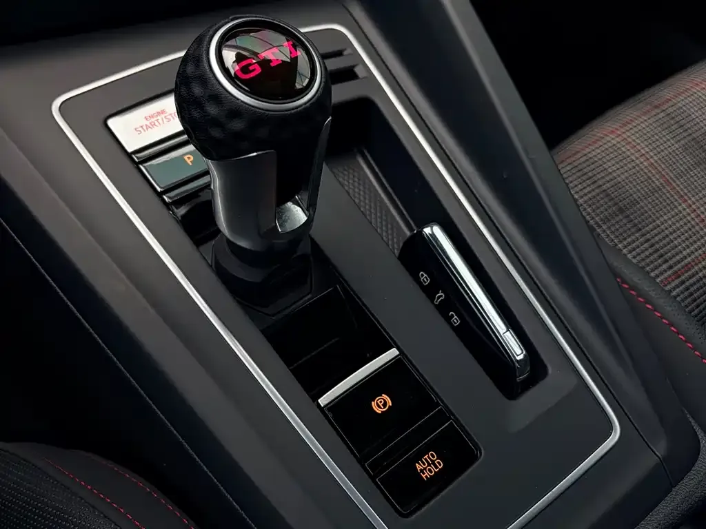 Volkswagen Golf GTI — фото 3