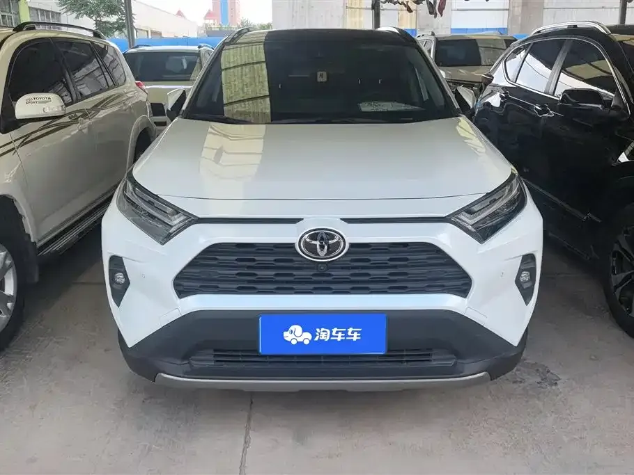 Toyota RAV4 — фото 10