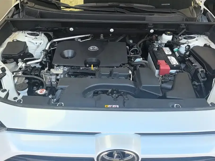 Toyota RAV4 — фото 9