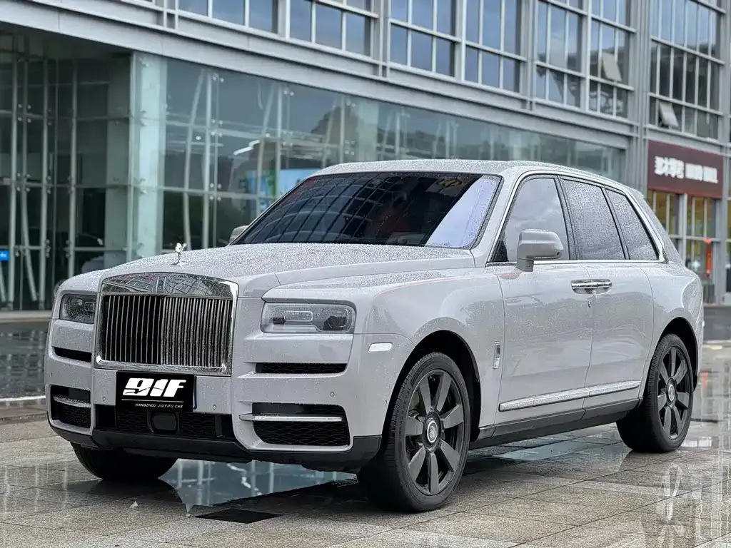 Rolls-Royce Cullinan — фото 1