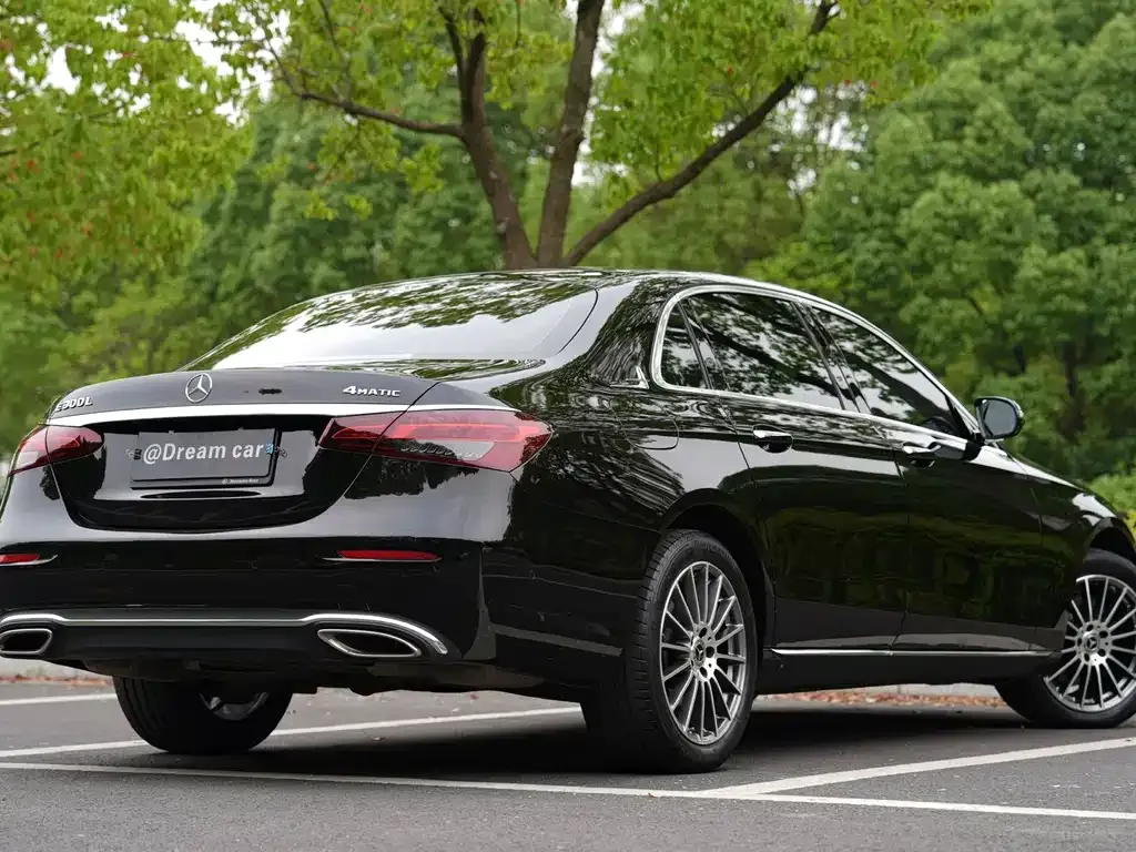 Mercedes-Benz E-Class — фото 4