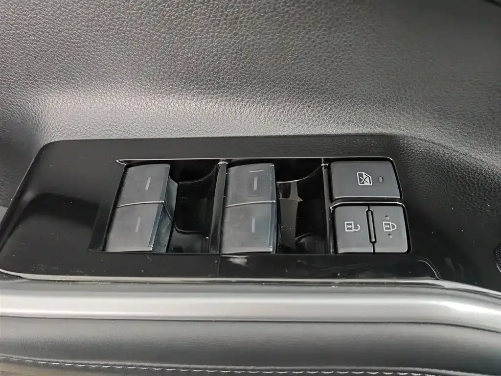 Toyota Highlander — фото 10