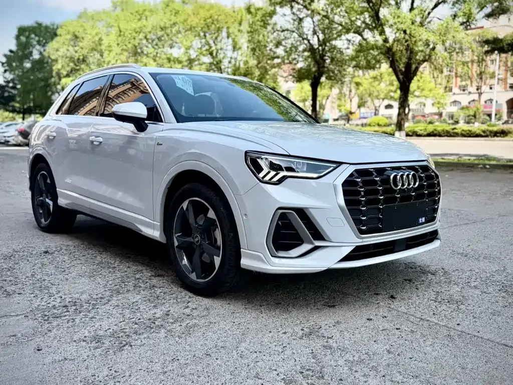 Audi Q3 — фото 9
