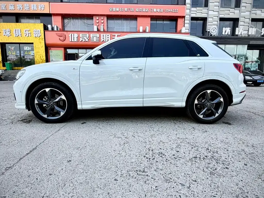 Audi Q3 — фото 10