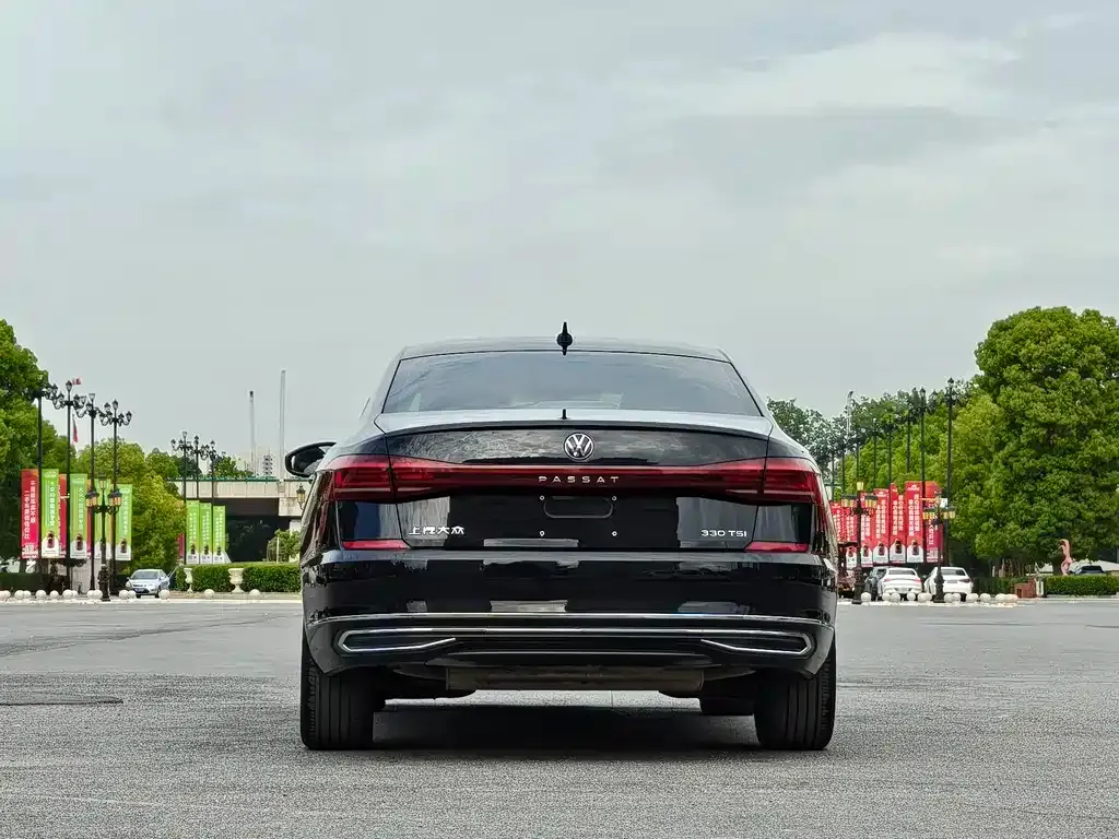 Volkswagen Passat — фото 10
