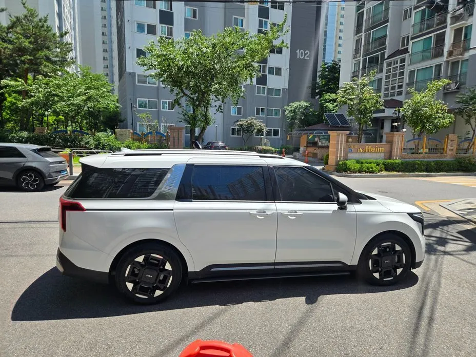 Kia Carnival — фото 10
