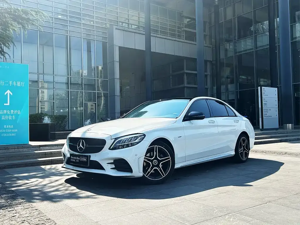 Mercedes-Benz C-Class — фото 1