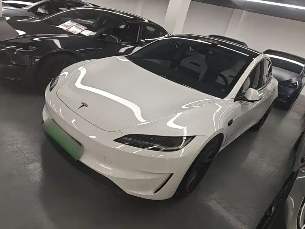 Tesla Model 3 — фото 1