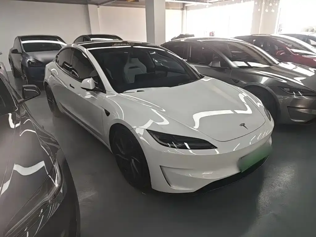 Tesla Model 3 — фото 3