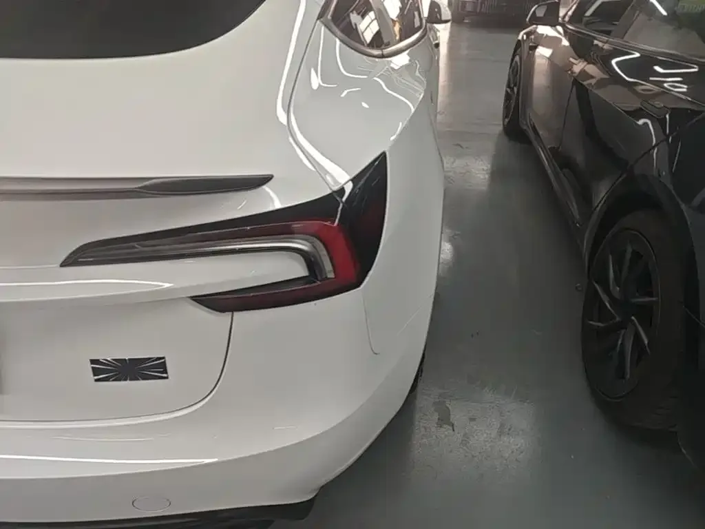 Tesla Model 3 — фото 4