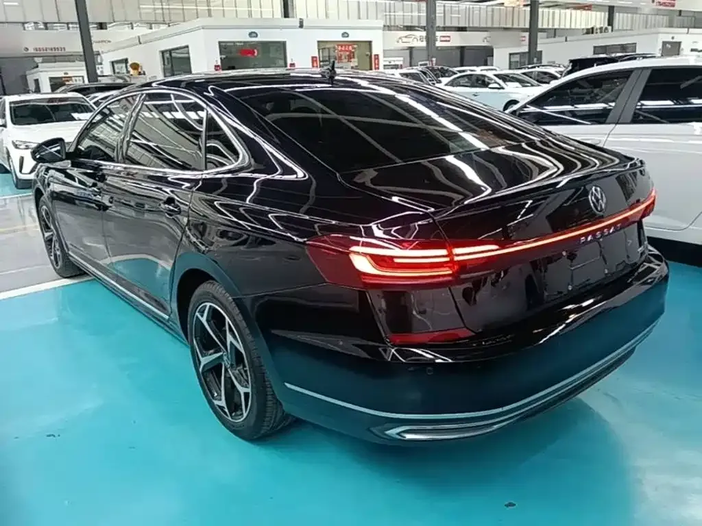Volkswagen Passat — фото 6