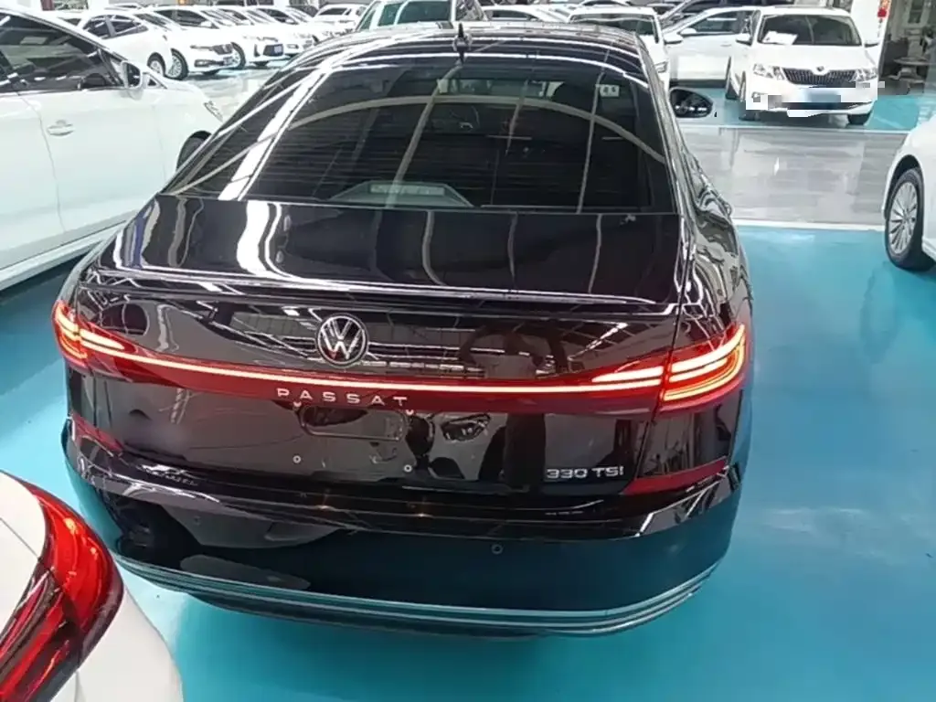 Volkswagen Passat — фото 9