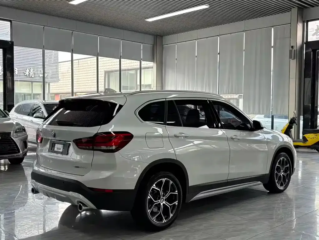 BMW X1 — фото 10