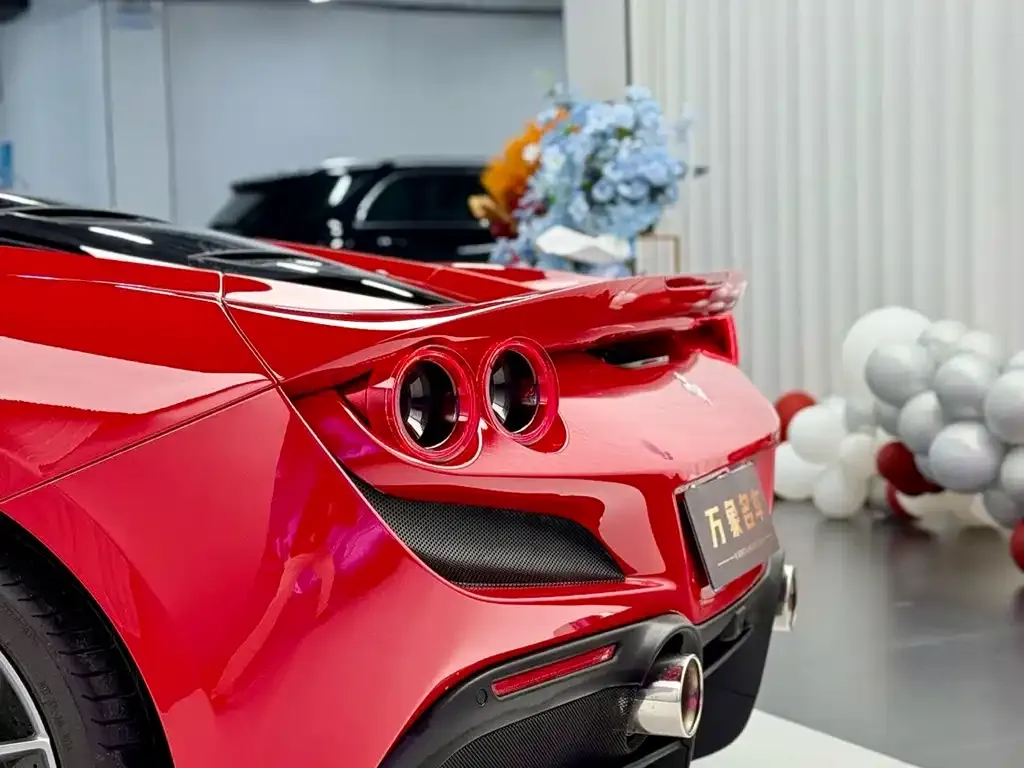 Ferrari F8 — фото 6