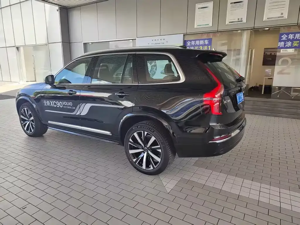 Volvo XC90 — фото 2